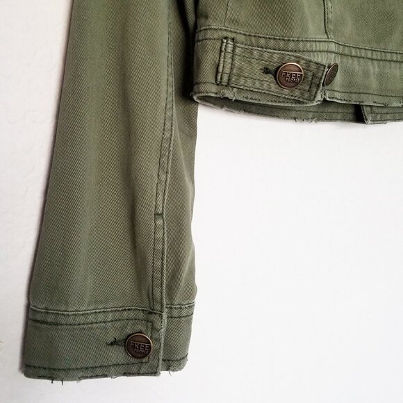 Free People Olive Army Green Distressed Crop Denim Jacket Size 4 100% Cotton - Picture 14 of 15